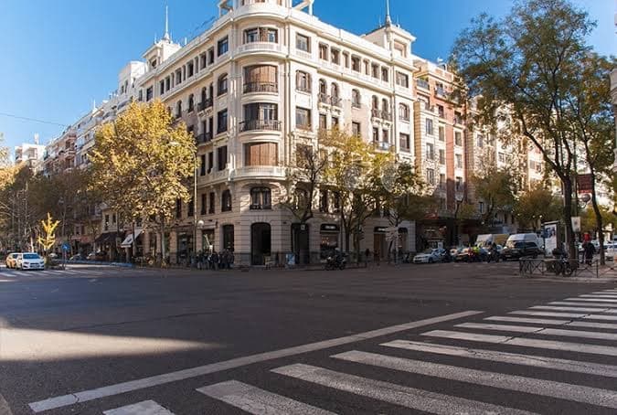 Exclusive Core Building with Income Return (4.8% Entry Yield) and Residential Upside, Barrio de Salamanca (Madrid)