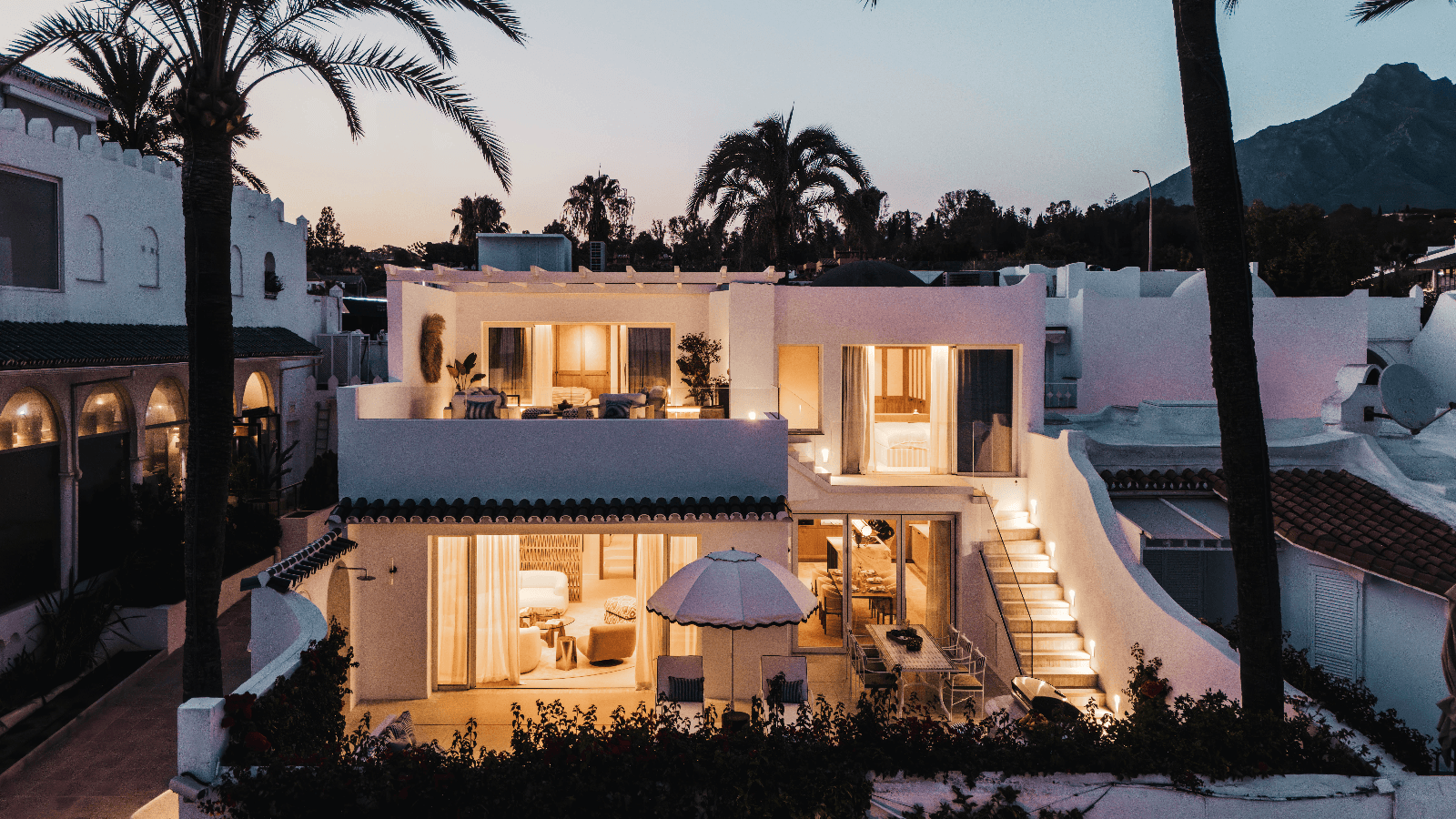 The Most Desirable Beachfront Communities On Marbella’s Golden Mile. Semi-Detached Home — 1
