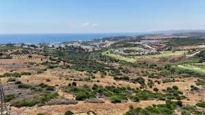 Investment Opportunity: Shovel-Ready Land 2km from the Sea. Prime Location on the Costa del Sol (Benahavís) 300 Apartmen