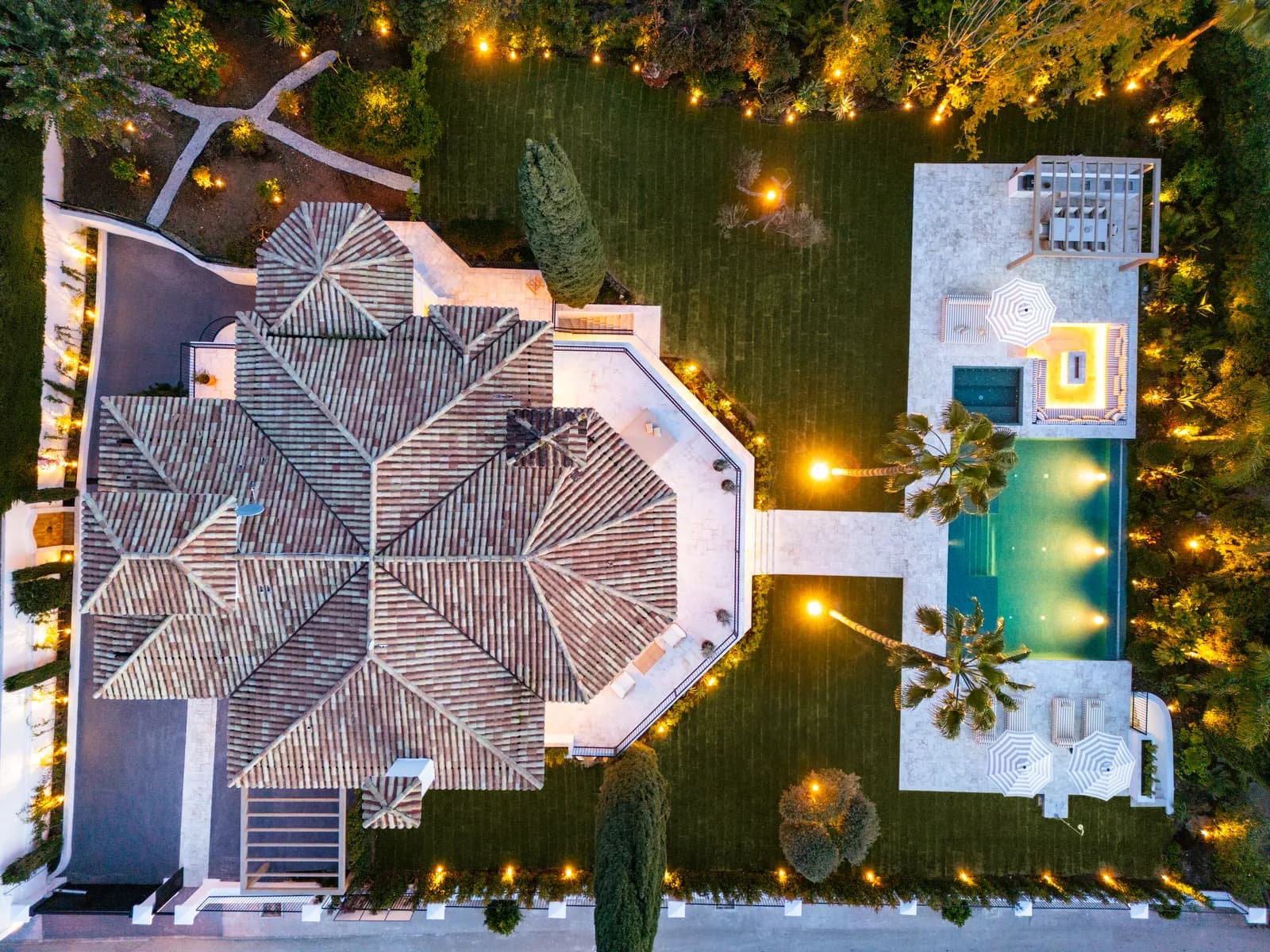Fascinating Luxury Villa in the Heart of Nueva Andalucía
