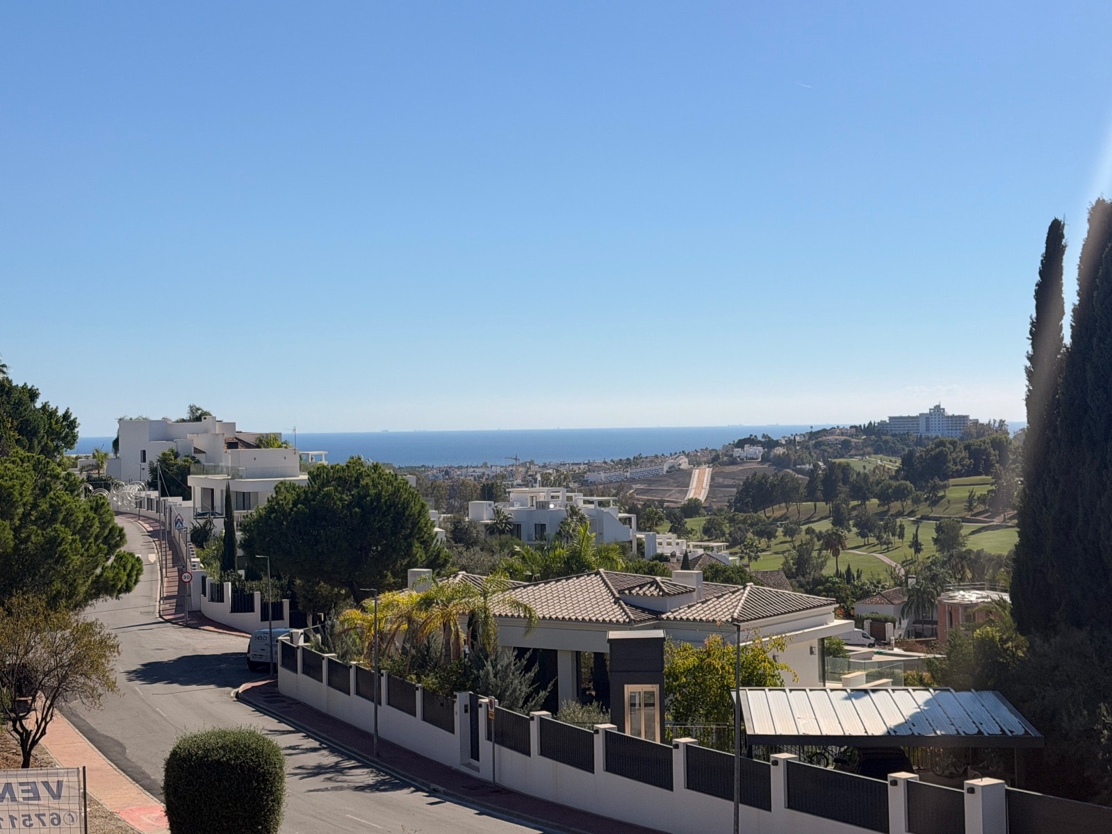 Oportunidad Única de Inversión ATALAYA GOLF : Estructura de Villa de Lujo con Vistas al Mar — 1