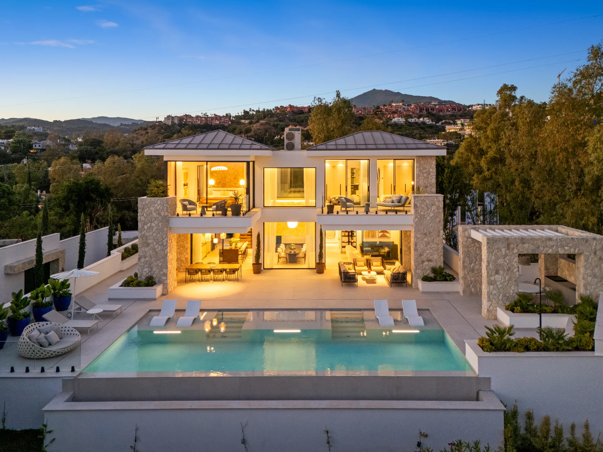 VILLA EXCEPCIONAL Y CONTEMPORANEA EN LA QUINTA BENAHAVIS — 1