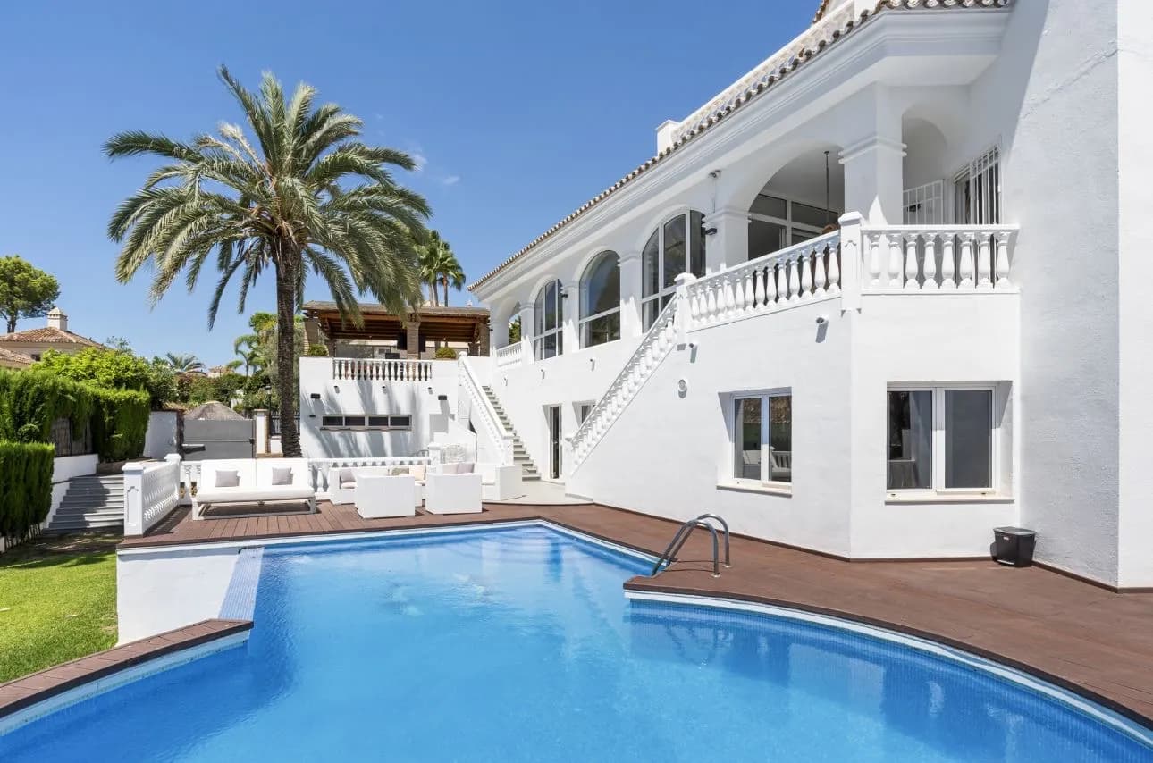 Villa Elviria, a spectacular detached residence where contemporary luxury meets the Mediterranean essence in one of the